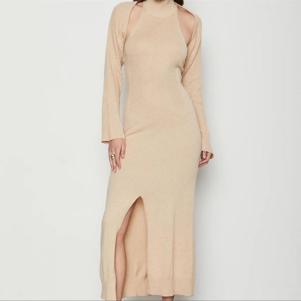 Beige Sleeveless Knit Dress with attachable bowlero